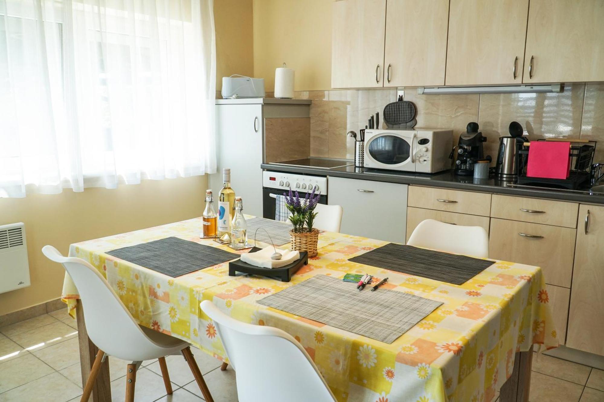 Fuegefa Apartman Balatonalmádi Extérieur photo